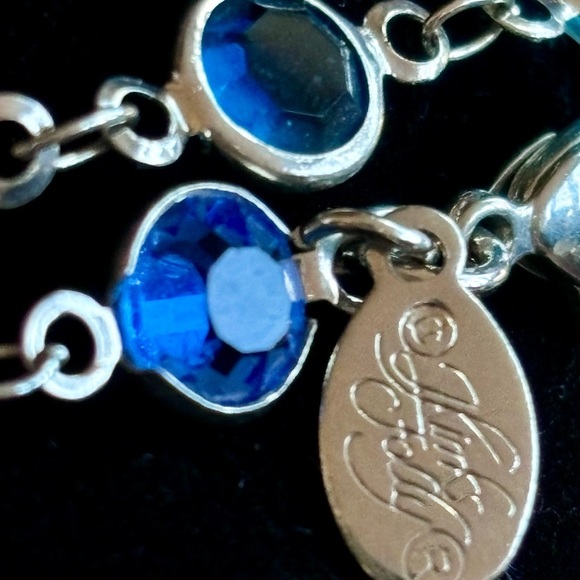 Kirk’s Folly Elegant Blue and Green silver tone necklace - Picture 3 of 4